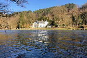herfstzicht-ecolodge-ambleve-rivier