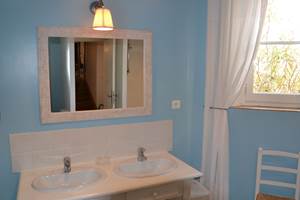 La salle de bain au re-de-chaussé