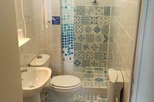 Salle de bain économique avec douche