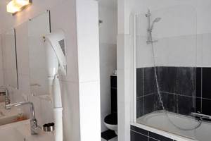 Les sdb sont équipées d'un sèche cheveux