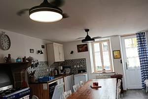 cuisine avec ses 2 ventilateurs