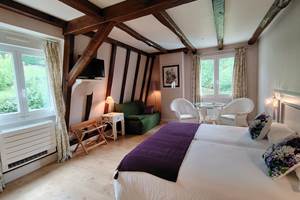 Villa Ric, chambres calmes à Saint-Céré proche des plus beaux villages et châteaux.