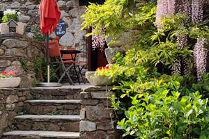 Entree du Mas de Ribard