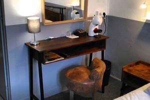 bureau avec cafetière