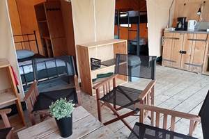 Camping-la-perle-tente-safari-6personnes-intérieur