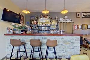 Bar D