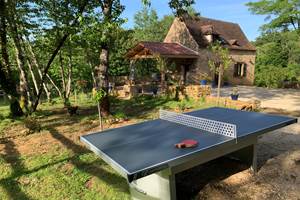 La table de ping pong devant le gîte