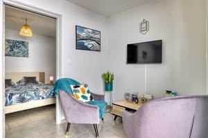 Salon lumineux à l’étage – Le Cocon d’Hell-Bourg