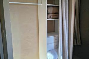 dressing-penderie-chambre-champetre-gite-centres-aveyron-saisonnee