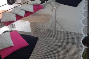 prélassez dans filet suspendu au dessus du spa