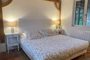 Sous le cedre-chaumiere-tourville-en-auge-normandie