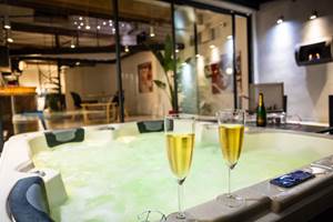 ambiance soirée amoureux spa champagne et bien être