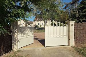 Maison-Chemin-Chambres-d-hotes-Amboise-portail