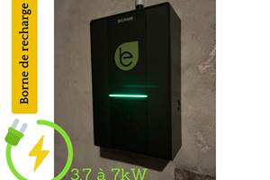 Borne de recharge pour véhicules électriques
