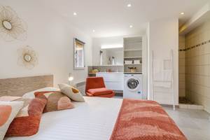 Chambre double et salle d'eau