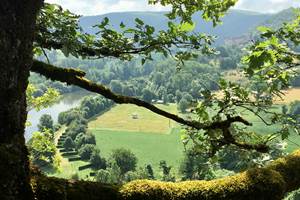 Un véritable écrin de verdure ou coule une rivière