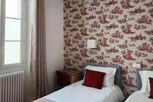 Chambre lits jumeaux au cœur de Biarritz