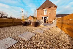 Vue de l'entrée, terrasse privée