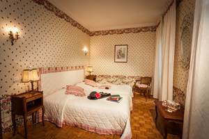 Hostellerie du grand duc chambre 2 lits 1