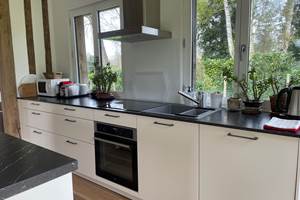 Une cuisine entierement equipee, pensee pour preparer ...