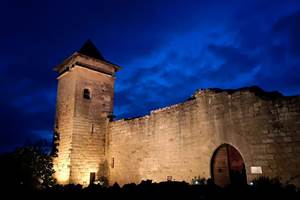 le-chateau-de-pervinquieres-exterieur