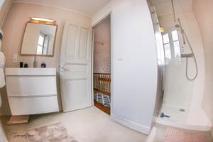 SALLE DE DOUCHE ETAGE 2