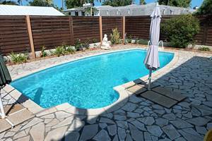 LOCATION SAISONNIÈRE LA VILLA HIBON - La Piscine