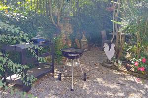 16-bis-gite-hotel-marssac-jardin-bbq-weber