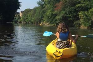 Kayak sur la vézère canoë family