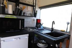 9 Gite la chevalerie 49170 roulotte loge des clowns