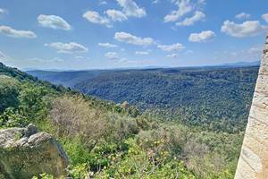 Nichées entre collines et falaises, les gorges de la Siagne offrent un décor spectaculaire et préservé.
