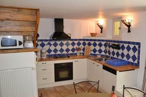 La cuisine ouverte sur le séjour