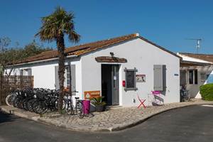 L'accueil du Camping les Pérouses du Phare