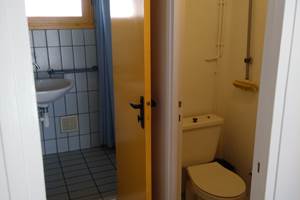Vue sur salle d'eau & WC