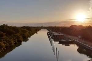 Coucher du soleil sur le canal