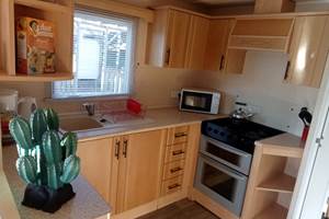 camping-la-perle-creuse-MH-6personnes-Californie-cuisine1