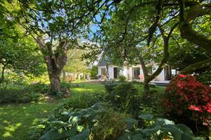 Au coeur du village de Plogonnec....un havre de paix et de nature