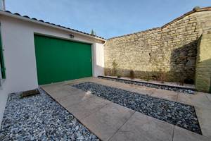 Cour et garage