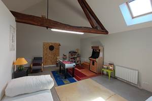 grande-salle-de-jeux-dortoir