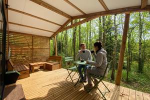 Grande Terrasse couverte avec vue sur la Forêt