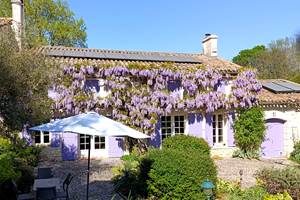 Maison d'hôte au printemps