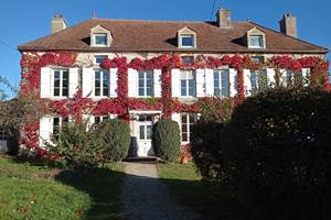 Maison d'hôte à Villon dans l'Yonne - La belle demeure en automne