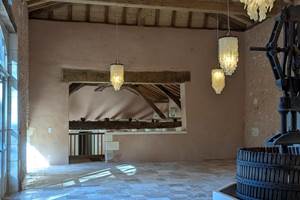 Salle de réception le Chai, vue vers la grange basse