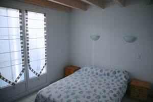 Chambre de plain pied dans une maisonnette à louer, pour 2 à 5 personnes, de l'hôtel résidence les alizés sur l'île d'Oléron