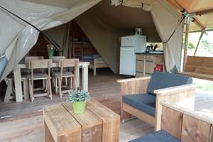 camping-la-perle-creuse-tente safari-5 personnes-Nevada-terrasse