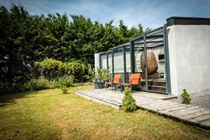 jardin et terrasse prives pour Estrella jacuzzi a volonté aiguës Mortes