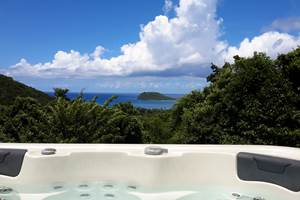 dans le jacuzzi du gite Soleil Couchant