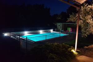 Piscine by night gîte Luberon Provence