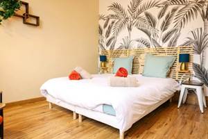 •	chambre parentale lit queen-size