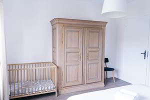 armoire + lit bébé / wardrobe + cot